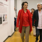 Magdalena Valerio, con Josep Maria Álvarez, este domingo en la sede de la UGT en Barcelona.