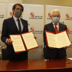 Juan Carlos Suárez-Quiñones y José Varela, ayer en León. FERNANDO OTERO