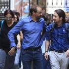 El coordinador nacional de ICV, Joan Herrera, y el secretario general de Podemos, Pablo Iglesias, el pasado 26 de junio, en Barcelona.