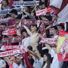 Ambientazo por todo lo alto en el Reino de León con motivo del partido Cultural-Racing de Santander en el que estaba en juego el liderato del grupo. JESÚS F. SALVADORES