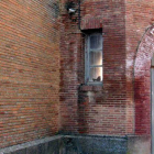 Puerta de entrada del antiguo cuartel declarado BIC en 1931.