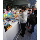 Sección infantil en uno de las casetas ayer por la tarde. ANA BARREDO