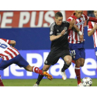 Fernando Torres regresó al Calderón. El ex atlético fue ovacionado pero ya en el partido su presencia ofensiva en el Chelsea fue escasa.