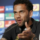 Dani Alves, en la rueda de prensa previa a la final de Cardiff.