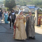 Los reyes medievales pasearon por la calles de Caboalles.
