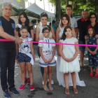 La reina infantil y sus damas inauguran la jornada dedicada a la comarca. ARAUJO