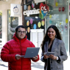 Iván Juárez y Marta de Luis fueron los primeros leoneses que nacieron en el año 2000 y cumplen hoy la mayoría de edad.