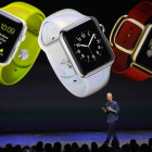 El director ejecutivo de Apple, Tim Cook, durante la presentación del primer reloj inteligente de la marca