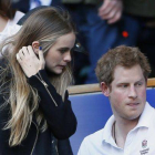 El príncipe Enrique y Cressida, en un partido de rugby, el pasado marzo en Londres.