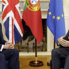 Cameron (izquierda), durante su encuentro con Passos Coelho, en Lisboa, este viernes.