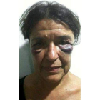 Una activista después de la manifestación.