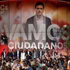 Rivera rodeado de sus fieles