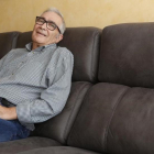 Carlos Prieto, enfermo de ELA, en su hogar.