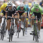 Urán, con el maillot verde, se coronó en la etapa reina de la ronda gala al esprint. GHEMENT