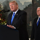 El presidente de EEUU, Donald Trump, acompañado del vicepresidente, Mike Pence, durante su comparecencia sobre Jerusalén