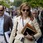 La infanta Cristina, saliendo de la sede de La Caixa, en la Diagonal, en mayo del año pasado.