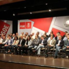 Los candidatos socialistas a los ayuntamientos del Bierzo, en su foto de familia.