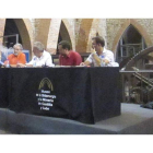 Un momento de la presentación del libro presenciada por varios cientos de personas.