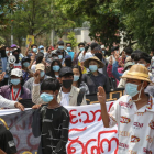 Una marcha multitudinaria anti-militar en Mandalay. STRINGER