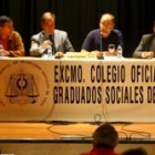 Los intervinientes en la sesión de trabajo organizada ayer en la sede de Caja España de Ponferrada