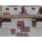 Diego Hierro, trabajador del área de juventud, Ignacio Fernández y Rosa Castro durante la presentaci
