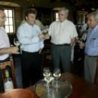 Empresarios y responsables del Consejo Regulador celebraron el Día del Vino con una comida en Canedo