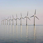 Apuesta por las renovables// Un parque eólico marino cerca de la isla danesa de Samso.