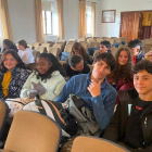 Los alumnos de Isla Reunión en el Ayuntamiento de Boñar. CAMPOS