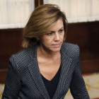 La ministra de Defensa, María Dolores de Cospedal, en los pasillos del Congreso. JAVIER LÓPEZ