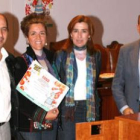 Las autoridades recogen el premio de Turismo Educativo en la sede de Palencia.