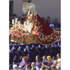 La Virgen de las Angustias, el lunes, en la procesión de Pascua.