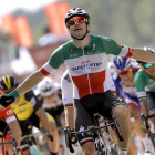 El italiano Elia Viviani se adjudicó la décima etapa de la Vuelta Ciclista a España. MANUEL BRUQUE