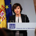 La vicepresidenta del Gobierno, Soraya Sáenz de Santamaría en su comparecencia ante los medios en el Palacio de la Moncloa.