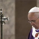 El papa Francisco oficia la misa del Miércoles de Ceniza en Roma.