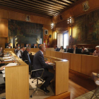 Un momento del Pleno de la Diputación celebrado ayer en el Palacio de los Guzmanes. MARCIANO