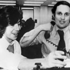 Imagen de Bob Woodward y Carl Bernstein tras ganar el premio Pulitzer por el caso Watergate