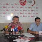 Los sindicalistas de UGT, con López y Castro en el centro, denunciaron los recortes en educación.