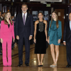 Adrián Barbón, la princesa Leonor, el rey, la reina, la infanta Sofía, junto a otros invitados. BALLESTEROS