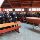 En primera fila, su familia y allegados más próximos, en un momento del funeral.