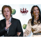 Paul McCartney y Nancy Shevell, en la fiesta por el quinto aniversario del espectáculo del Cirque du Soeil 'The Beatles. Love', en Las Vegas en junio.