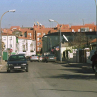 IU pide el badén en la calle Burbia aprovechando que está en obras. DL