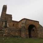 Las fotografías prueban el estado de abandono en el que se encuentra la iglesia gótica de San Román,