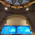 Vista del interior de la Bolsa de Madrid, en foto tomada ayer jueves. ALTEA TEJIDO