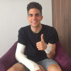 Bartra colgó ayer una foto tras ser operado de un brazo. INSTAGRAM