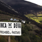 Vista de la zona quemada cerca de la aldea de Deva. ELISEO TRIGO