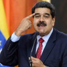 Maduro durante la rueda de prensa que ofreció ayer en el palacio de Miraflores. CRISTIAN HERNÁNDEZ