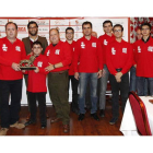 El Sestao recibió en el Conde Luna el trofeo de campeón de España después de siete jornadas de un torneo para el recuerdo.