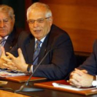 Urbano González Santos, Josep Borrell y José Ignacio Lagartos.
