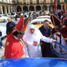 La concentración en la plaza Mayor contó con imágenes y escenas pintorescas sobre la historia del Seat 600.