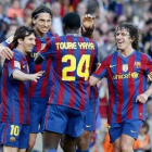 Ibrahimovic celebra su gol con Messi, Touré Yaya y Puyol.